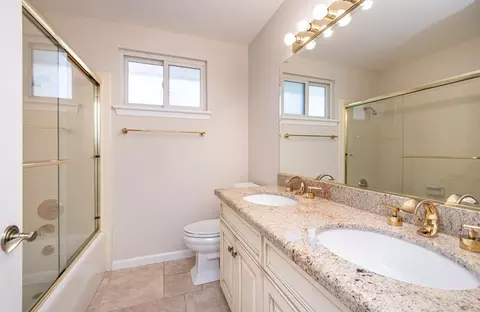 Bath - 8501 King Rd, Loomis, CA 95650 photo 2 of 4