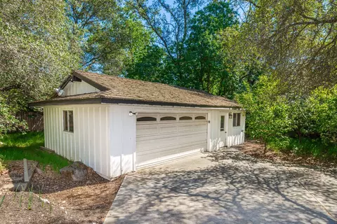 Exterior - 8501 King Rd, Loomis, CA 95650 photo 11 of 13
