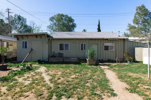 Exterior - 230 W 25th St, Merced, CA 95340 photo 6 of 6