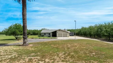 22082 Oleander Ave, Manteca, CA 95337 photo 1
