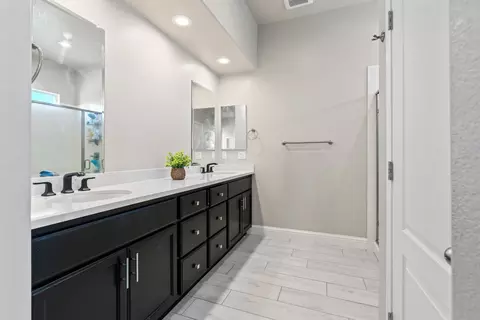 Bath - 1282 Nascimento Ct, Manteca, CA 95337 photo 7 of 7