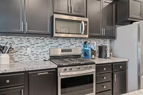 Kitchen - 1282 Nascimento Ct, Manteca, CA 95337 photo 2 of 5