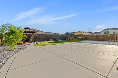 Exterior - 1282 Nascimento Ct, Manteca, CA 95337 photo 6 of 10