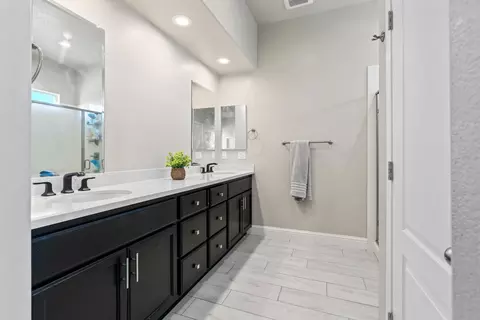 Bath - 1282 Nascimento Ct, Manteca, CA 95337 photo 1 of 7