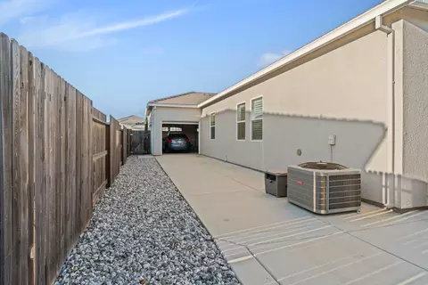 Exterior - 1282 Nascimento Ct, Manteca, CA 95337 photo 9 of 10