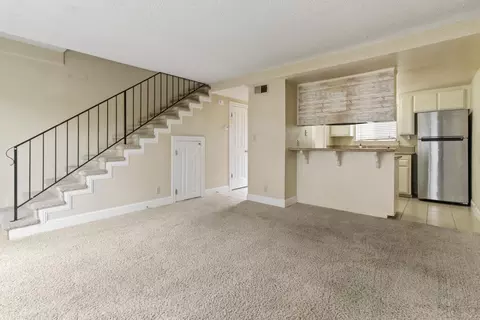 5712 Hillsdale Blvd, Sacramento, CA 95842