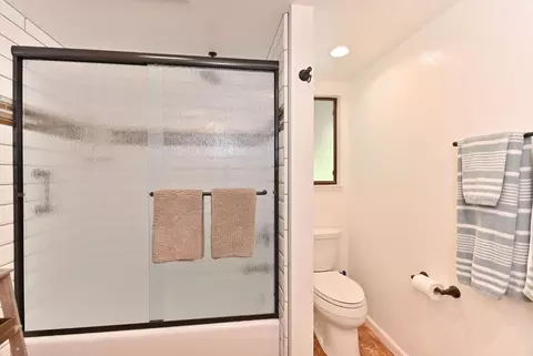 Bath - 1801 Pine Dr, Arnold, CA 95223 photo 2 of 7