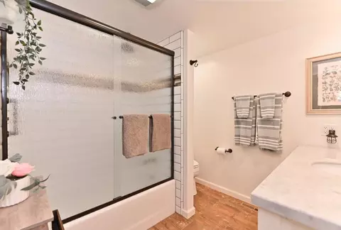 Bath - 1801 Pine Dr, Arnold, CA 95223 photo 3 of 7