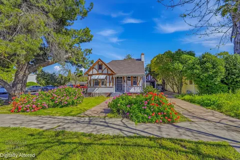 261 W 26th St, Merced, CA 95340