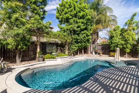 Exterior - 547 Sepp Ct, Ripon, CA 95366 photo 8 of 13