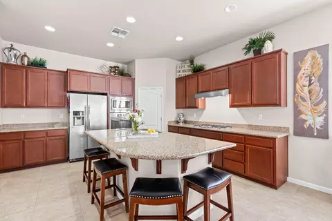 Kitchen - 547 Sepp Ct, Ripon, CA 95366 photo 3 of 5
