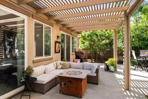 Exterior - 547 Sepp Ct, Ripon, CA 95366 photo 7 of 13