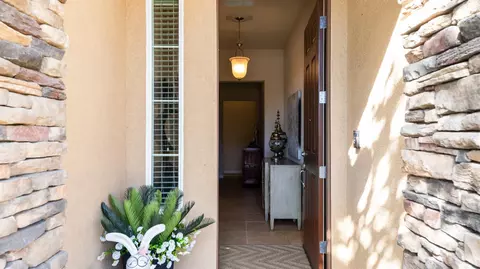 Entry Way - 547 Sepp Ct, Ripon, CA 95366 photo 1 of 8