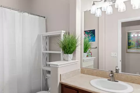 Bath - 547 Sepp Ct, Ripon, CA 95366 photo 1 of 4