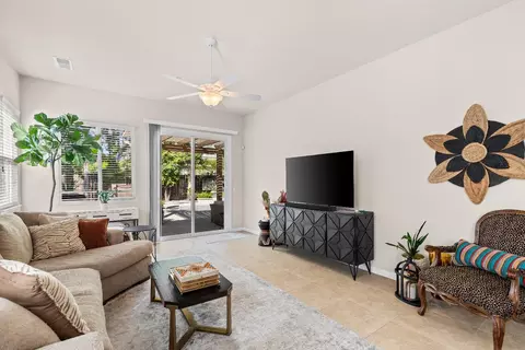 Living - 547 Sepp Ct, Ripon, CA 95366 photo 1 of 2