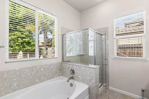 Bath - 547 Sepp Ct, Ripon, CA 95366 photo 4 of 4