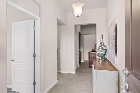 Entry Way - 547 Sepp Ct, Ripon, CA 95366 photo 2 of 8