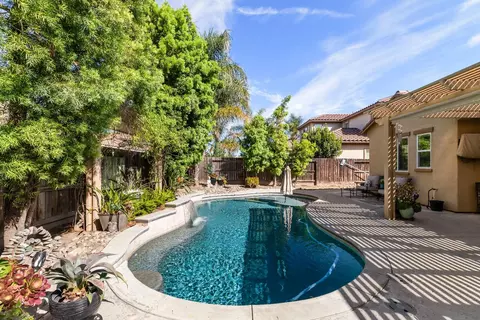 Exterior - 547 Sepp Ct, Ripon, CA 95366 photo 9 of 13