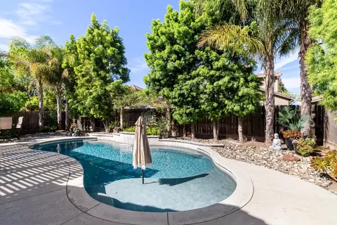Exterior - 547 Sepp Ct, Ripon, CA 95366 photo 10 of 13