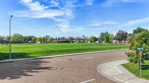 View/Area - 547 Sepp Ct, Ripon, CA 95366 photo 2 of 4