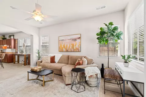 Living - 547 Sepp Ct, Ripon, CA 95366 photo 2 of 2