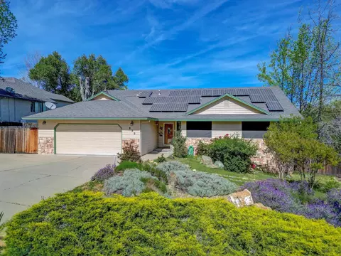 233 Mistletoe Ct, Angels Camp, CA 95222