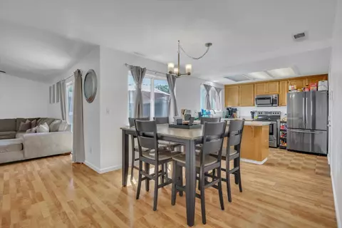 Dining - 901 Wilma Dr, Modesto, CA 95351 photo 2 of 3