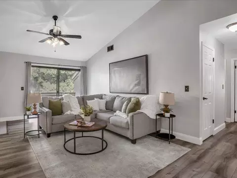 3400 Sullivan Ct #220, Modesto, CA 95356