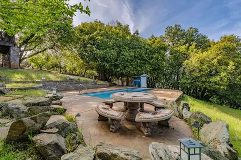 14010 Toma Ln, Pine Grove, CA 95665