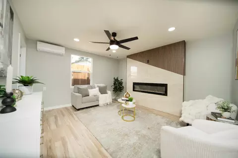 Living - 811 Nevada St, Manteca, CA 95337 photo 2 of 2