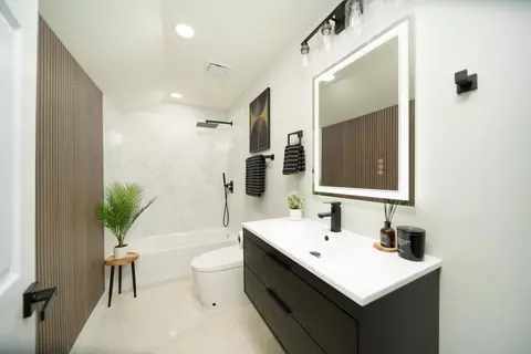 Bath - 811 Nevada St, Manteca, CA 95337 photo 1 of 3