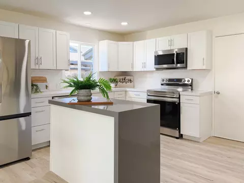 Kitchen - 878 Carol Ave, Merced, CA 95341 photo 3 of 7
