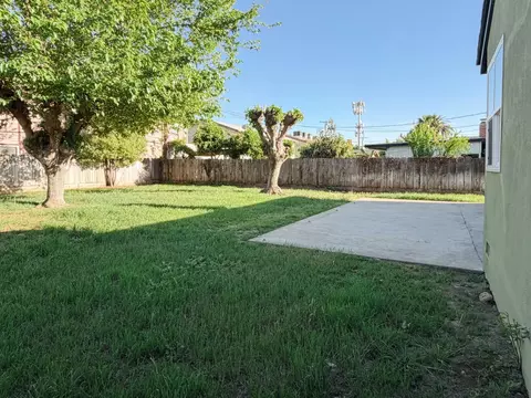Exterior - 878 Carol Ave, Merced, CA 95341 photo 5 of 10
