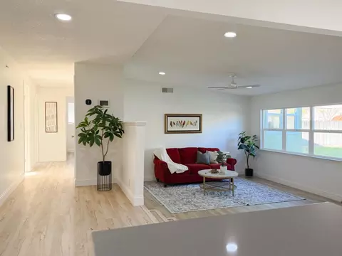 Living - 878 Carol Ave, Merced, CA 95341 photo 4 of 5