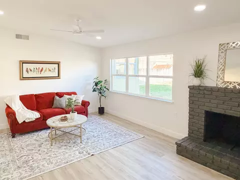 Living - 878 Carol Ave, Merced, CA 95341 photo 1 of 5