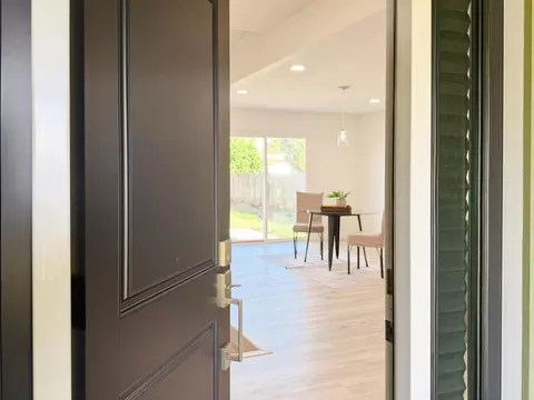 Entry Way - 878 Carol Ave, Merced, CA 95341 photo 2 of 4