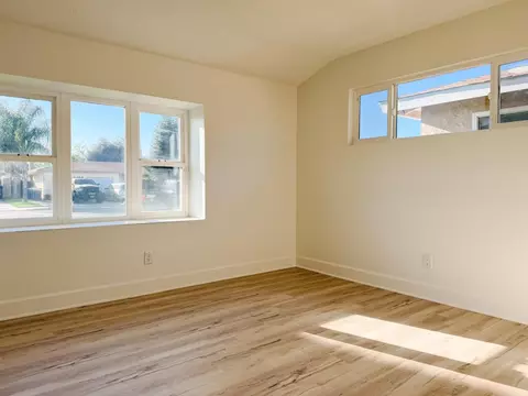 Living - 878 Carol Ave, Merced, CA 95341 photo 5 of 5
