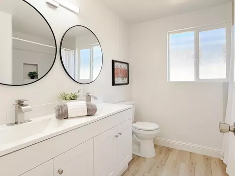 Bath - 878 Carol Ave, Merced, CA 95341 photo 1 of 4