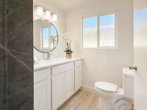 Bath - 878 Carol Ave, Merced, CA 95341 photo 3 of 4
