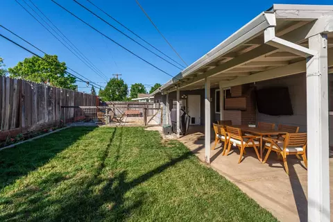 Exterior - 6224 Templeton Dr, Carmichael, CA 95608 photo 7 of 12