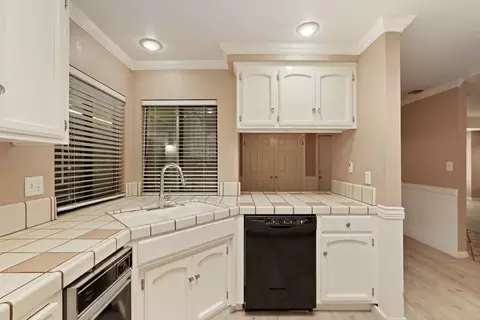 Kitchen - 176 Rivergate Pl, Lodi, CA 95240 photo 5 of 5