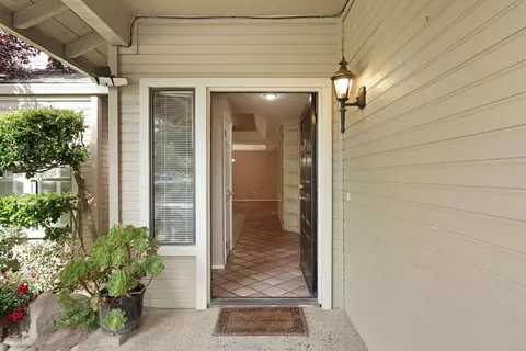 Entry Way - 176 Rivergate Pl, Lodi, CA 95240 photo 1 of 2