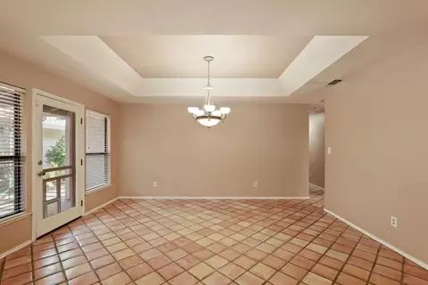 Living - 176 Rivergate Pl, Lodi, CA 95240 photo 4 of 8