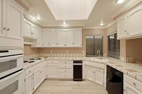 Kitchen - 176 Rivergate Pl, Lodi, CA 95240 photo 1 of 5