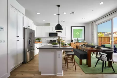 2410 Garden Farms Ave #12, Lathrop, CA 95330