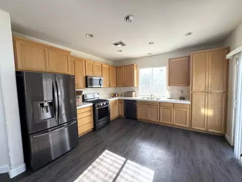 2488 Gaines Ln, Tracy, CA 95377 photo 3