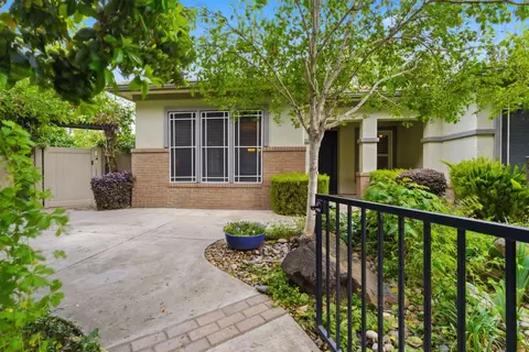 Exterior - 2499 Appleleaf Ln, Manteca, CA 95336 photo 3 of 17