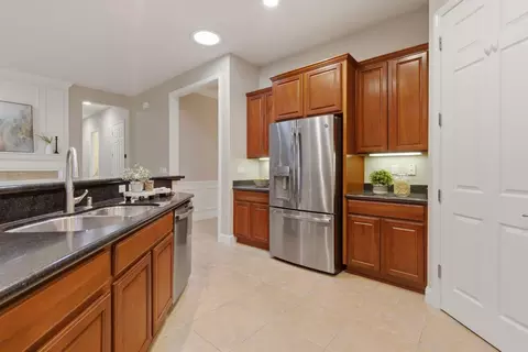 Kitchen - 2499 Appleleaf Ln, Manteca, CA 95336 photo 4 of 6