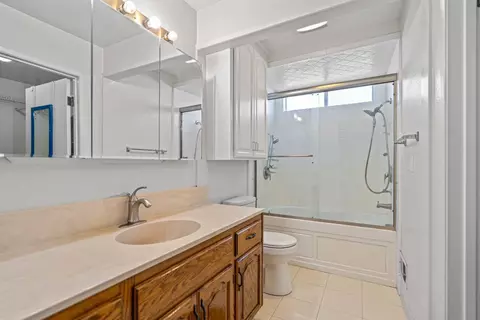 Bath - 2101 Bridger Dr, Modesto, CA 95358 photo 2 of 2