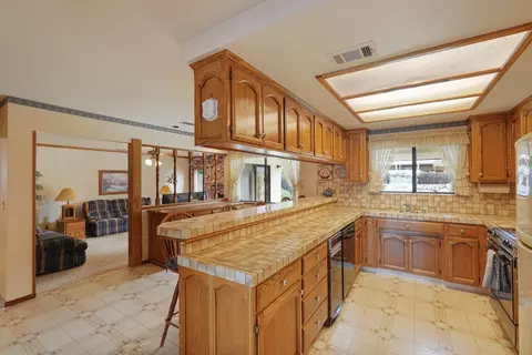 524 Nevins Dr, Lodi, CA 95242 photo 9